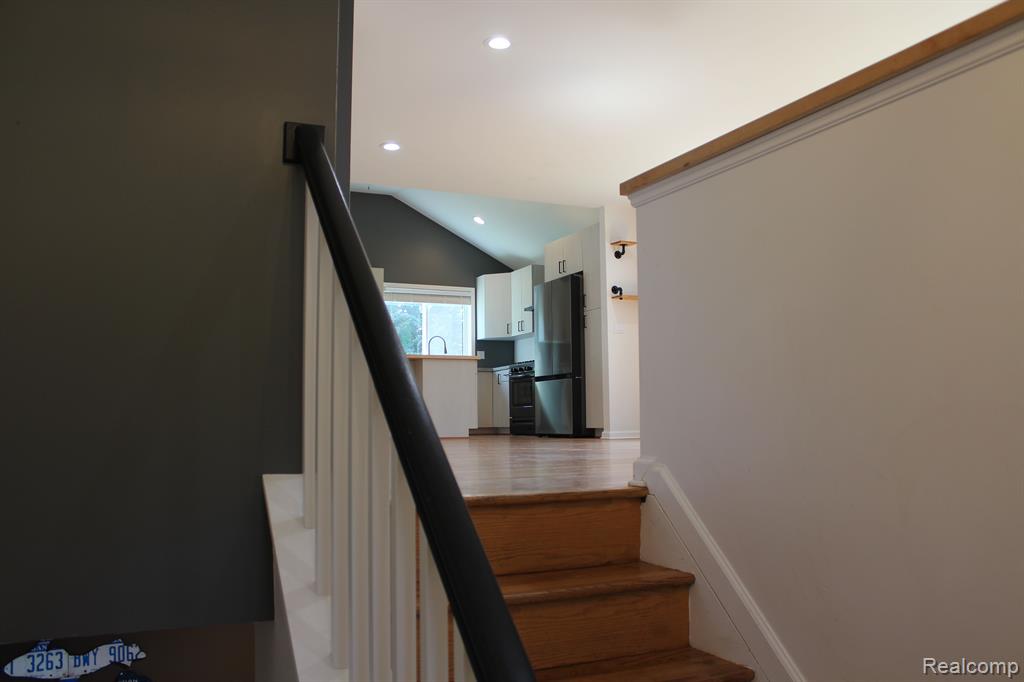 9025 GLASGOW Drive, White Lake, MI — Photo 3