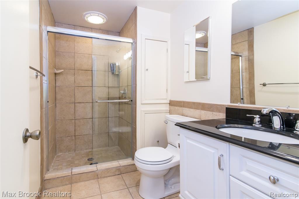 41350 Woodward Avenue, Bloomfield Hills, MI 48304 — Photo 26