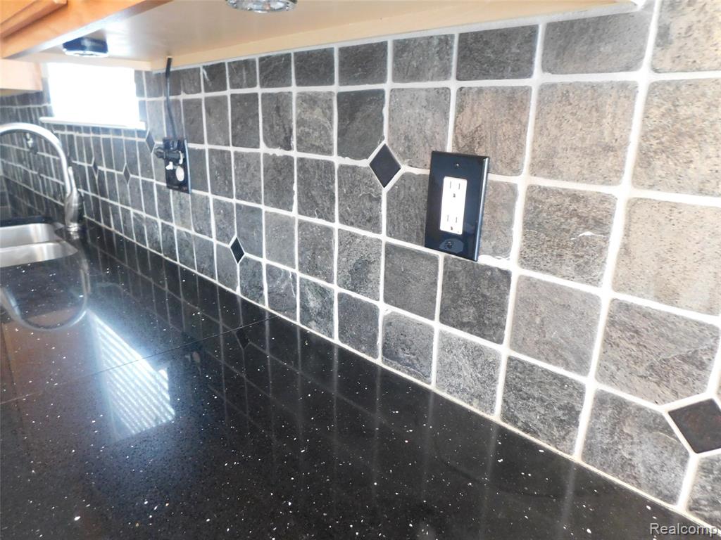 52025 HICKORY Drive, Chesterfield, MI 48047 — Photo 23