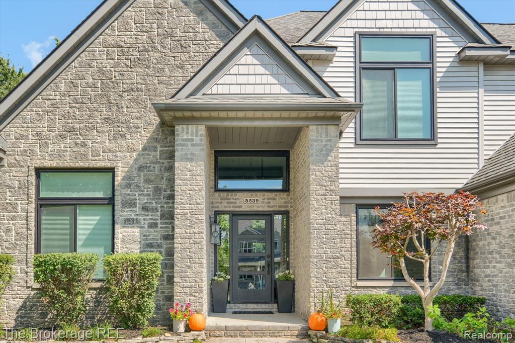 5239 Farmridge Lane, Grand Blanc, MI 48439 — Photo 5