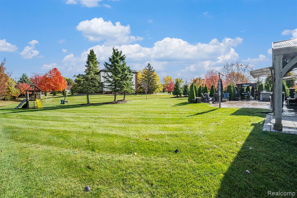 8381 Oxford Lane, Grand Blanc, MI 48439 — Photo 37