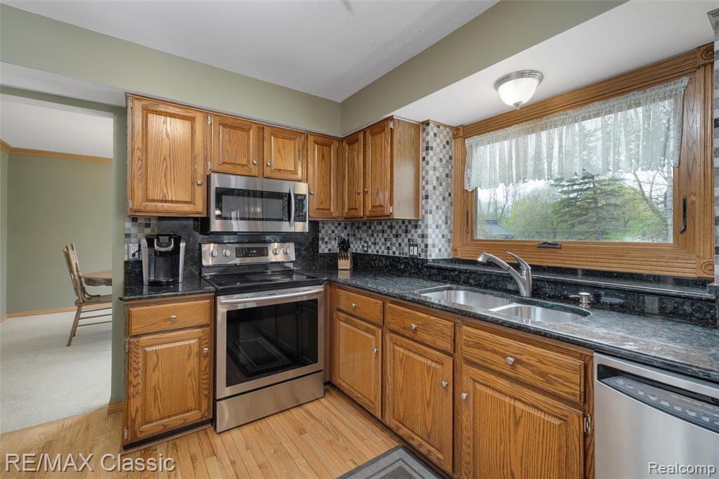 17183 Summit Drive, Northville, MI 48168 — Photo 8