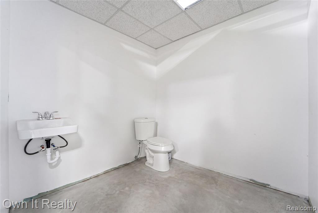 8866 Greenfield Road, Detroit, MI 48228 — Photo 13