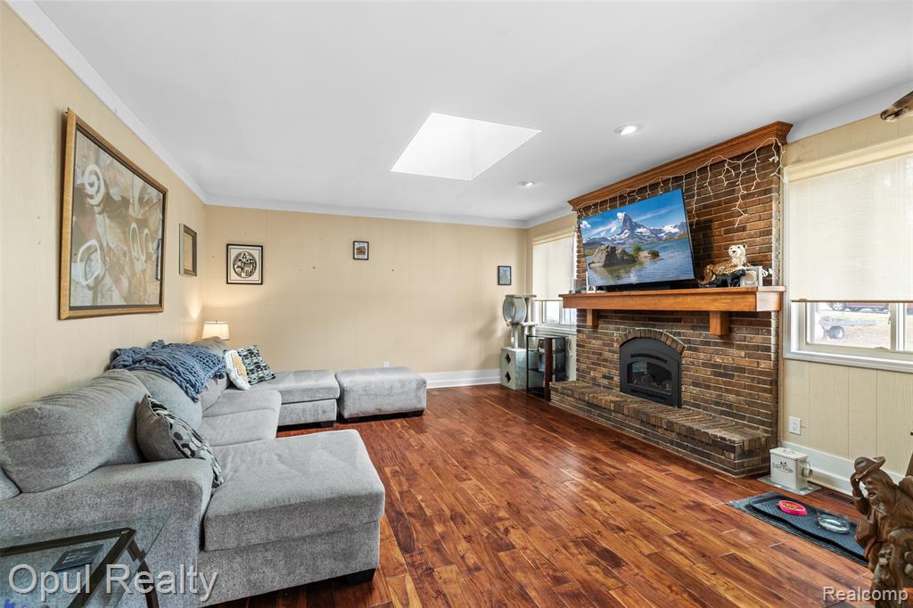 4748 Ravinewood Drive, Commerce Twp, MI 48382 — Photo 17