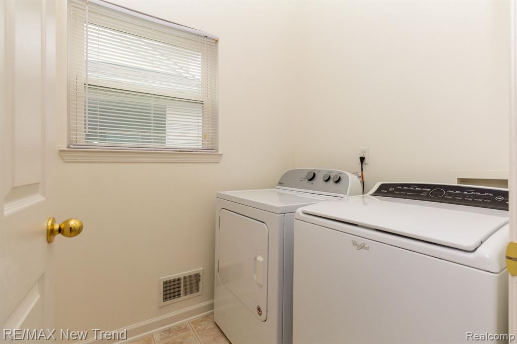 1179 N BAY Drive, Ann Arbor, MI 48103 — Photo 32
