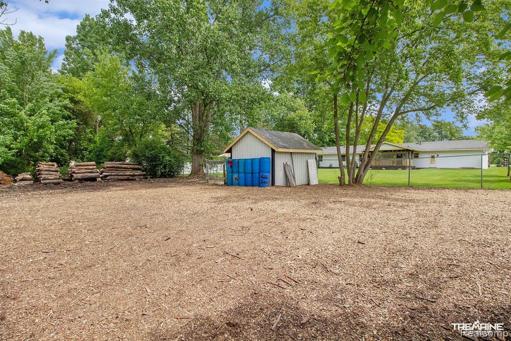 7469 N ELMS Road, Flushing, MI 48433 — Photo 21