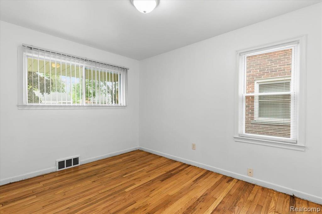 9327 WINSTON, Redford, MI 48239 — Photo 10