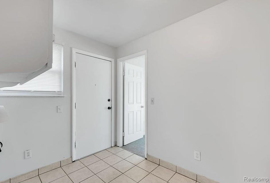 6431 Centralia Street, Dearborn Heights, MI 48127 — Photo 12