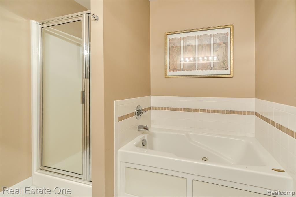 938 MILDRED J Court, Brighton, MI 48116 — Photo 24