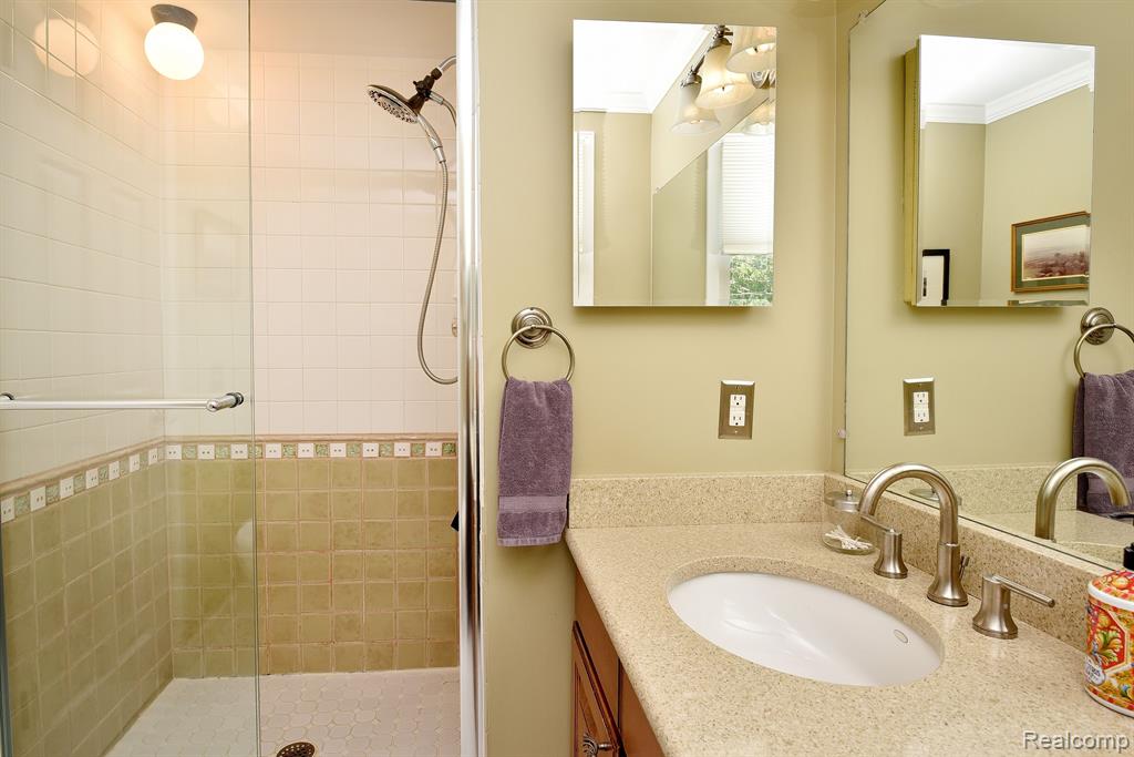 5544 WHITE HALL Circle, West Bloomfield, MI 48323 — Photo 23