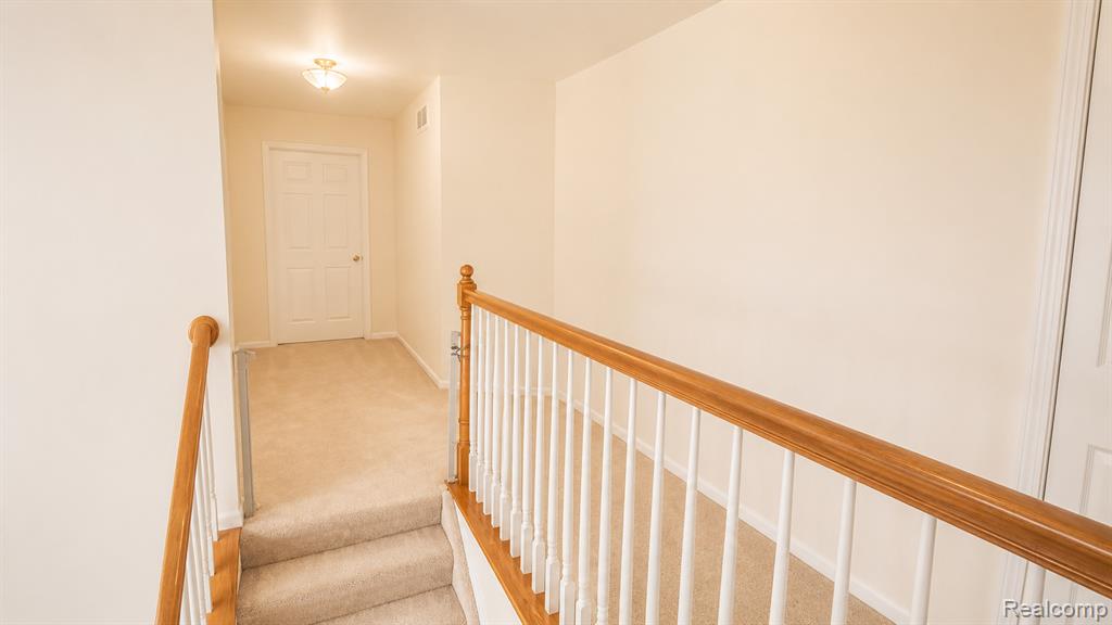 7622 Park Meadow Lane, West Bloomfield, MI 48324 — Photo 13