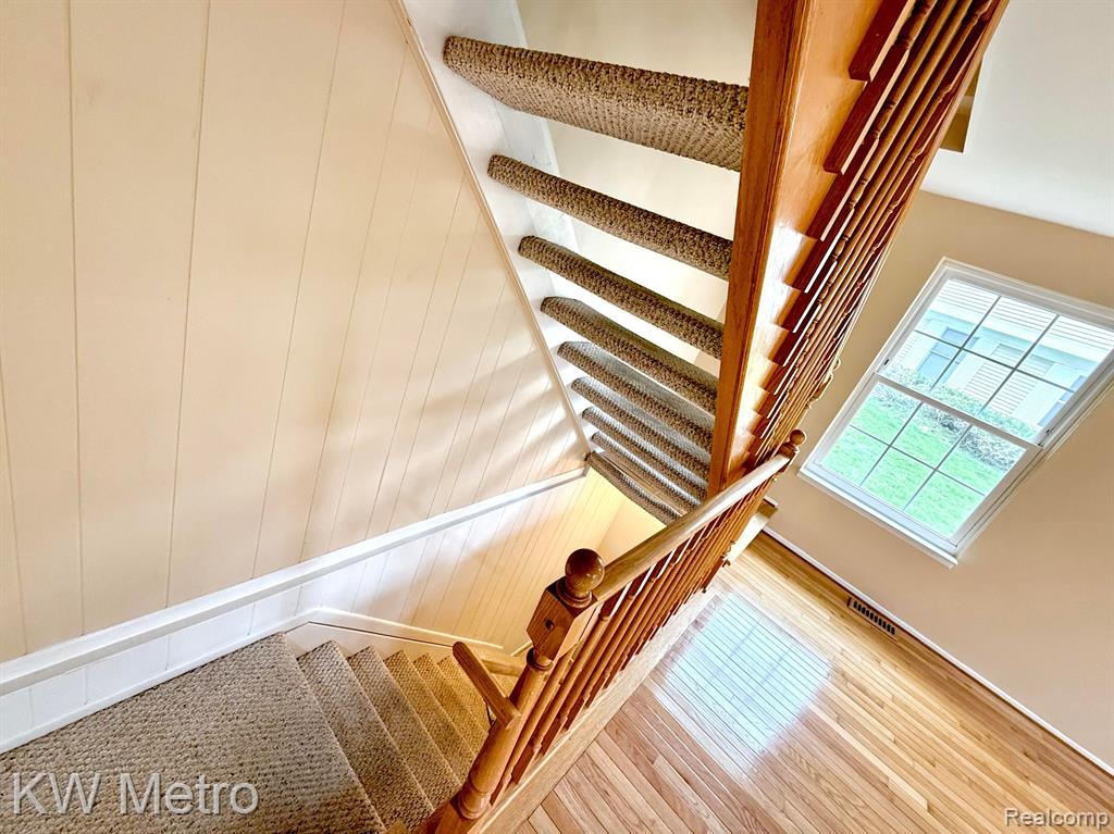 223 NEPTUNE Drive, Walled Lake, MI 48390 — Photo 21