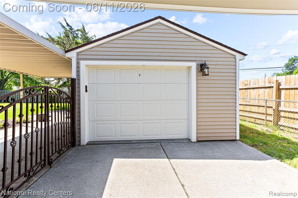 5191 Lynsue Lane, Waterford, MI 48327 — Photo 23