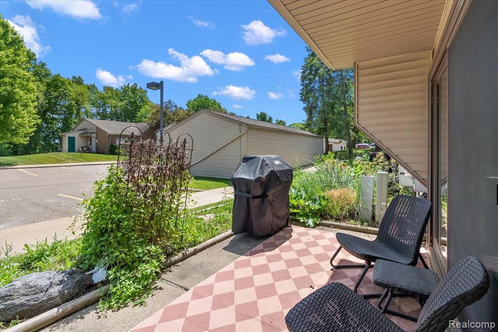 399 Spring Brooke Drive, Brighton, MI 48116 — Photo 6
