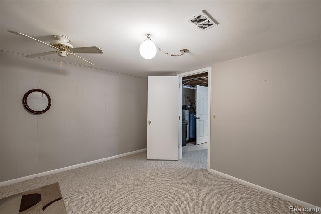 4931 Huron Drive, Clarkston, MI 48348 — Photo 34