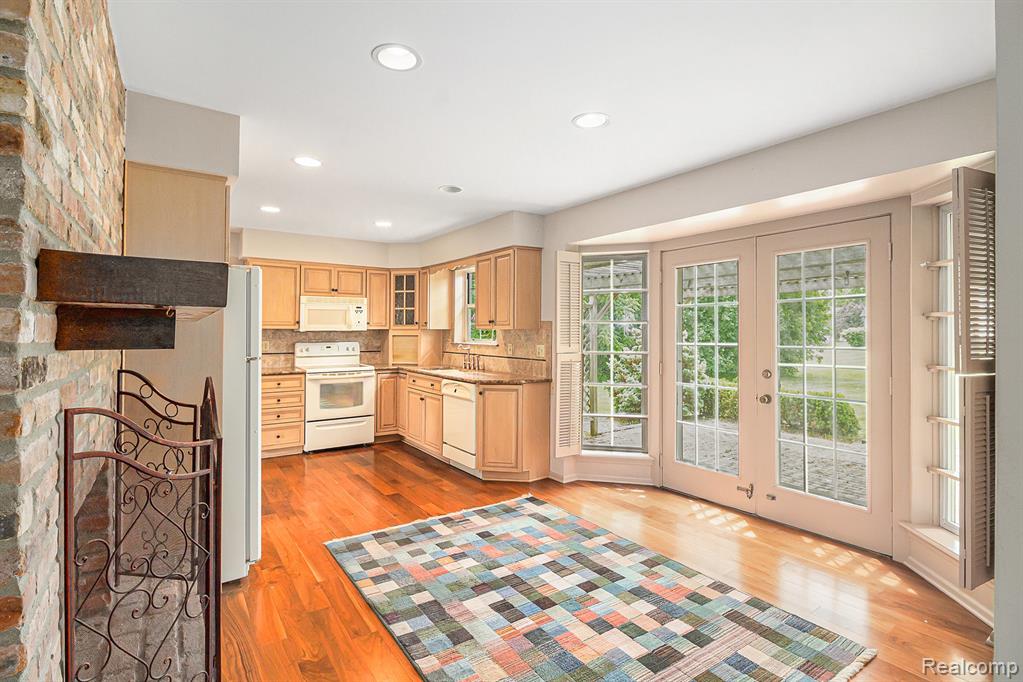 6392 McKenzie Drive, Flint, MI 48507 — Photo 11