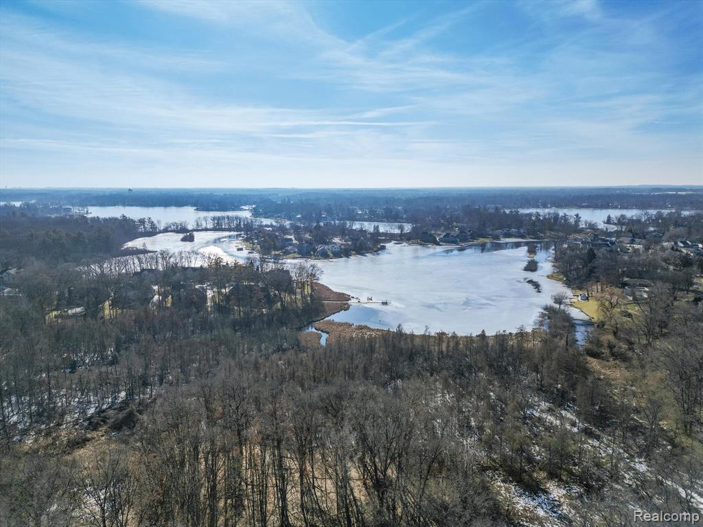5180 WOODCREEK Trail, Clarkston, MI — Photo 48