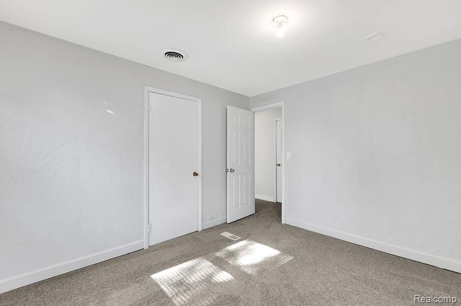 6431 Centralia Street, Dearborn Heights, MI 48127 — Photo 10
