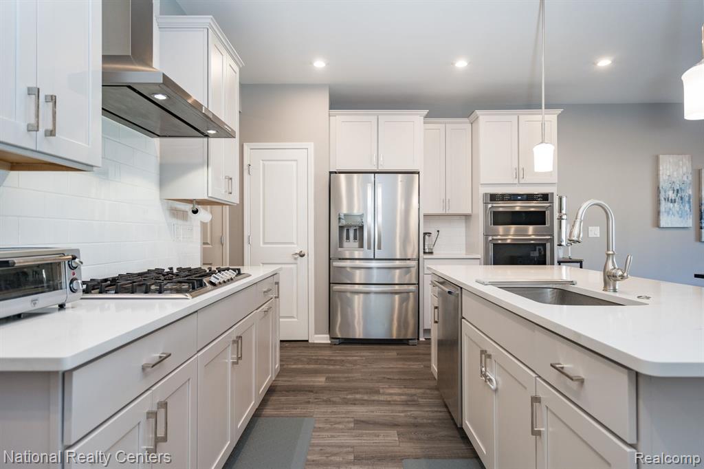 4758 Broomfield Way, Lake Orion, MI — Photo 9