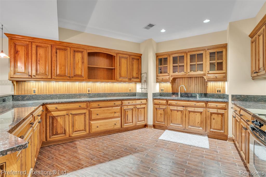 12196 Woodline Drive, Fenton, MI 48430 — Photo 68