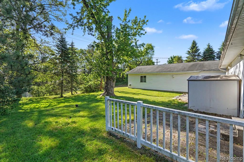 1691 S Lakeview Lane, Highland, MI — Photo 23