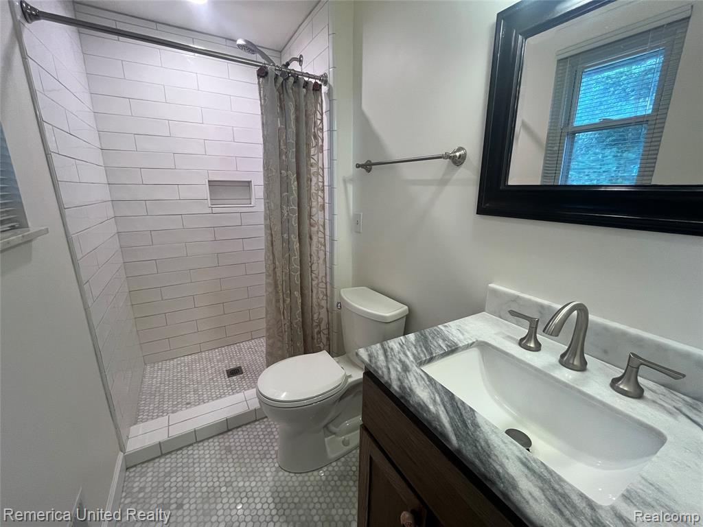 2223 Strader Drive, West Bloomfield, MI 48324 — Photo 22