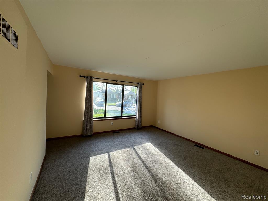 6030 WHITEFIELD Street, Dearborn Heights, MI 48127 — Photo 6