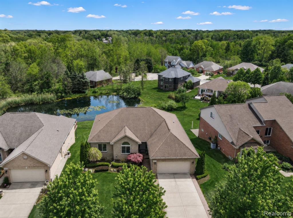 4438 Thornhill Drive, Auburn Hills, MI 48326 — Photo 2
