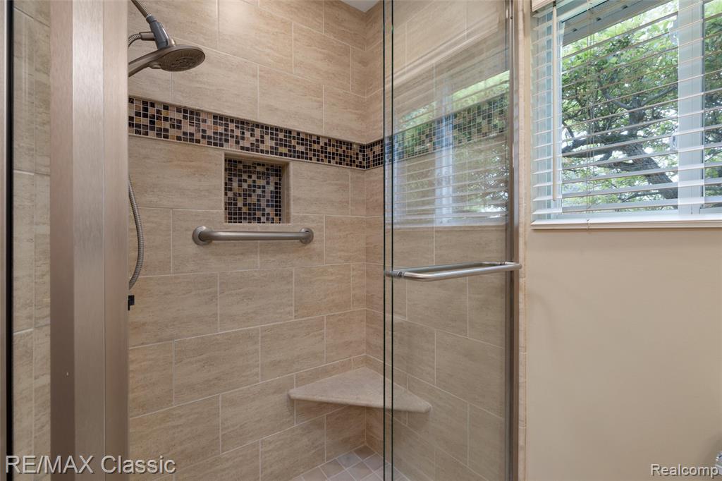 804 Bonita Drive, White Lake, MI 48383 — Photo 11