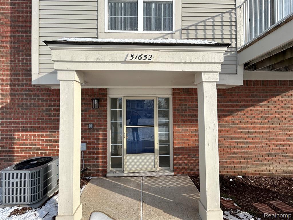 51652 Hale Lane, New Baltimore, MI — Photo 20