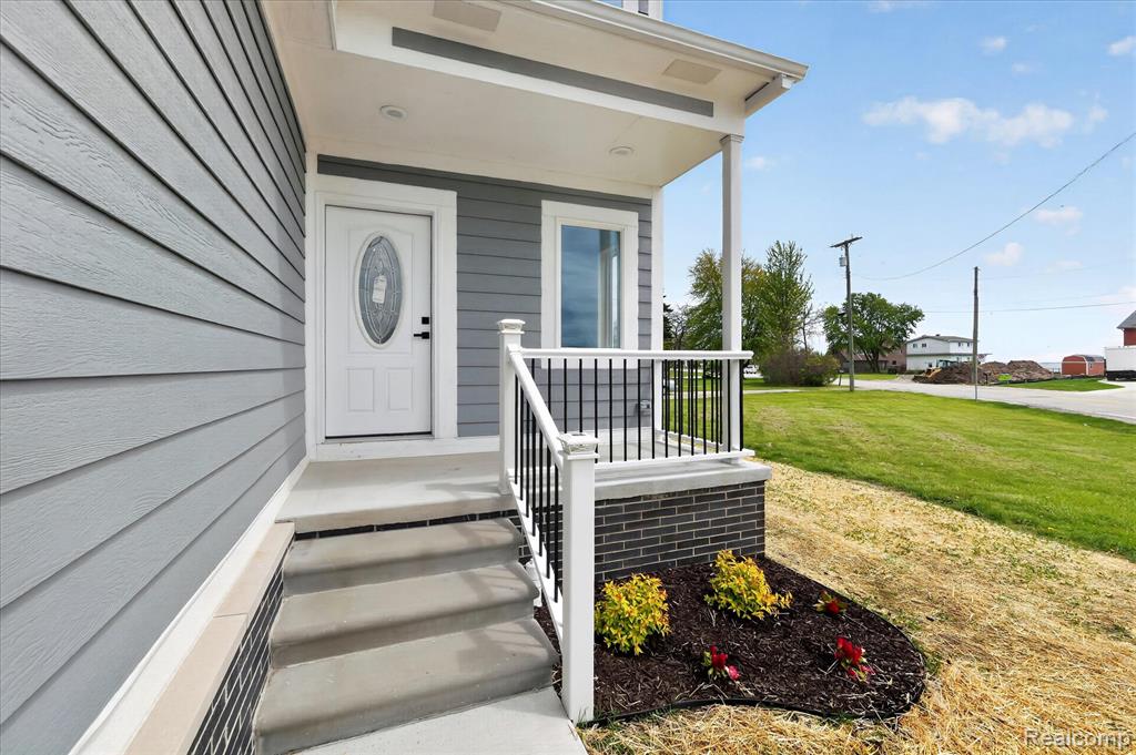 37235 Jefferson Avenue, Harrison Township, MI — Photo 3