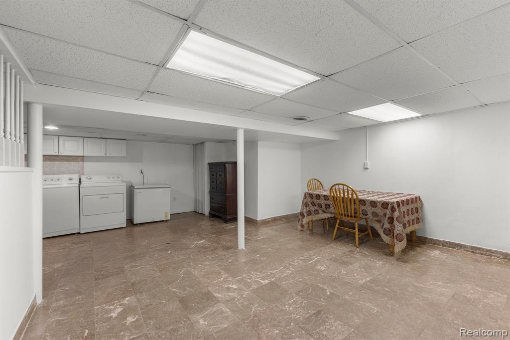 6305 ARCHDALE Street, Detroit, MI 48228 — Photo 24