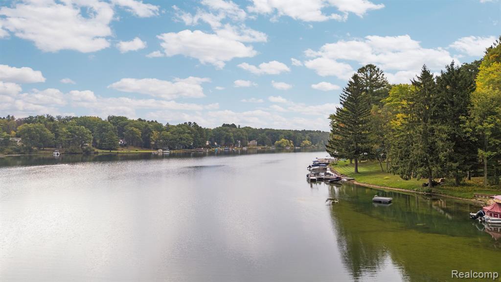681 Lakeview Drive, Harrison, MI 48625 — Photo 3