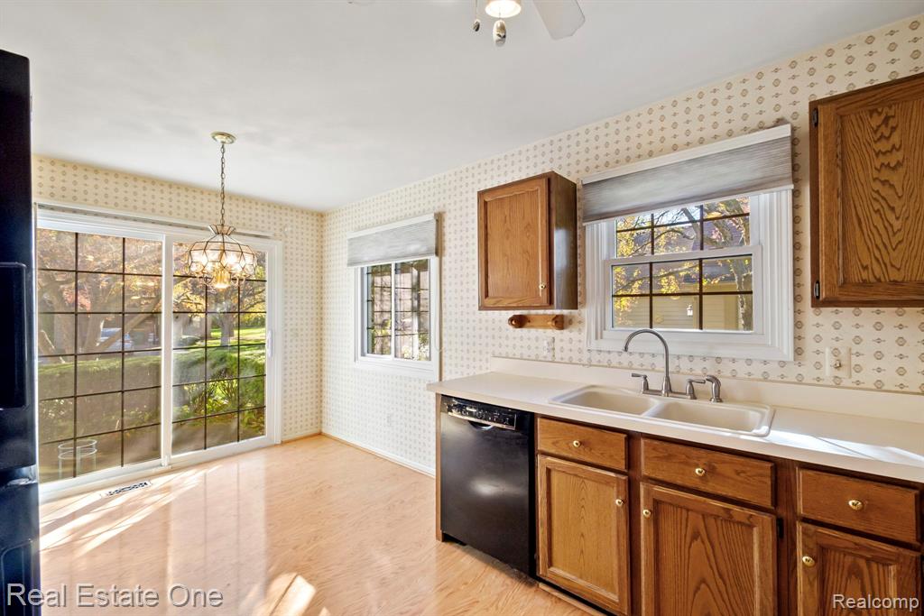 2588 Maple Forest Court, Wixom, MI 48393 — Photo 18