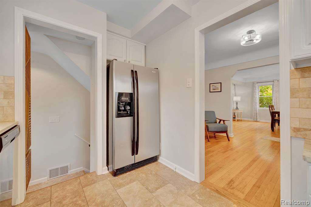 4423 Groveland Avenue, Royal Oak, MI 48073 — Photo 10
