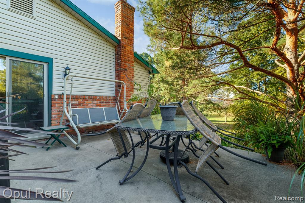 5885 Cedar Knoll Drive, Brighton, MI 48116 — Photo 35