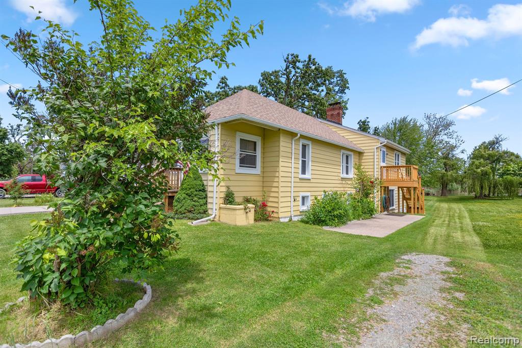 7215 S HURON RIVER Drive, South Rockwood, MI — Photo 2