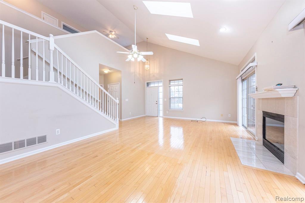 7246 Gateway Drive, West Bloomfield, MI — Photo 21