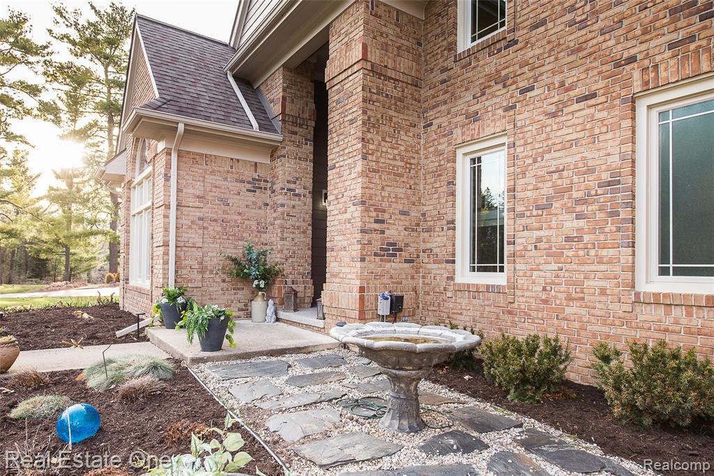5350 Hidden Pines Drive, Brighton, MI 48116 — Photo 16