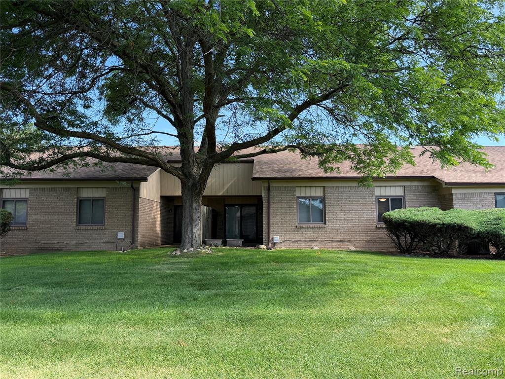 5220 W Utica Road, Utica, MI 48317 — Photo 2