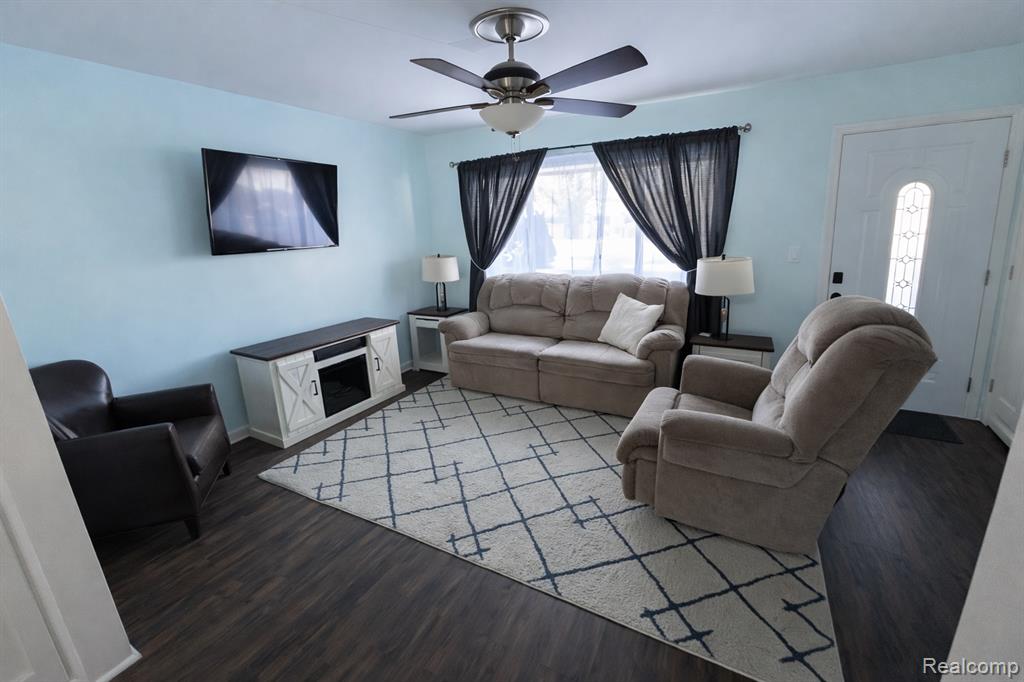 6101 Woodsdale Drive, Grand Blanc, MI 48439 — Photo 5