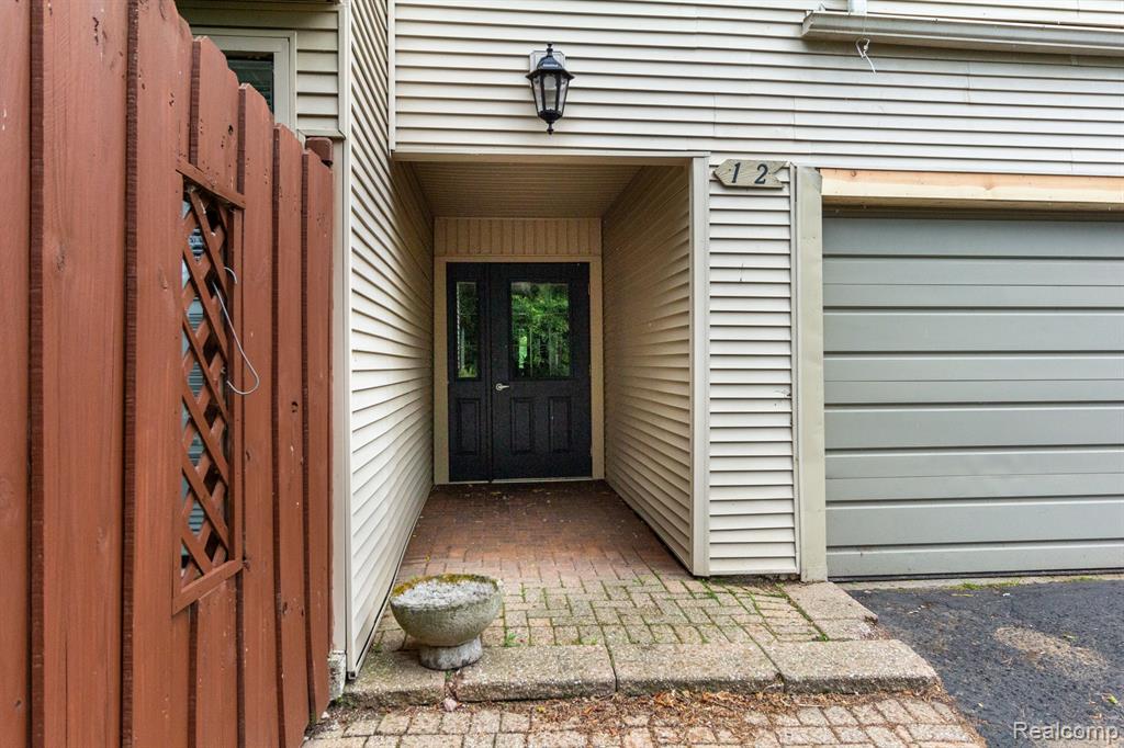 8337 Colony Drive, 1, Grosse Ile, MI 48138 — Photo 4