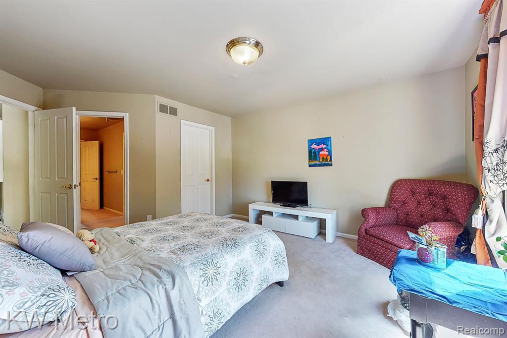6657 Chelsea Bridge, West Bloomfield, MI — Photo 30
