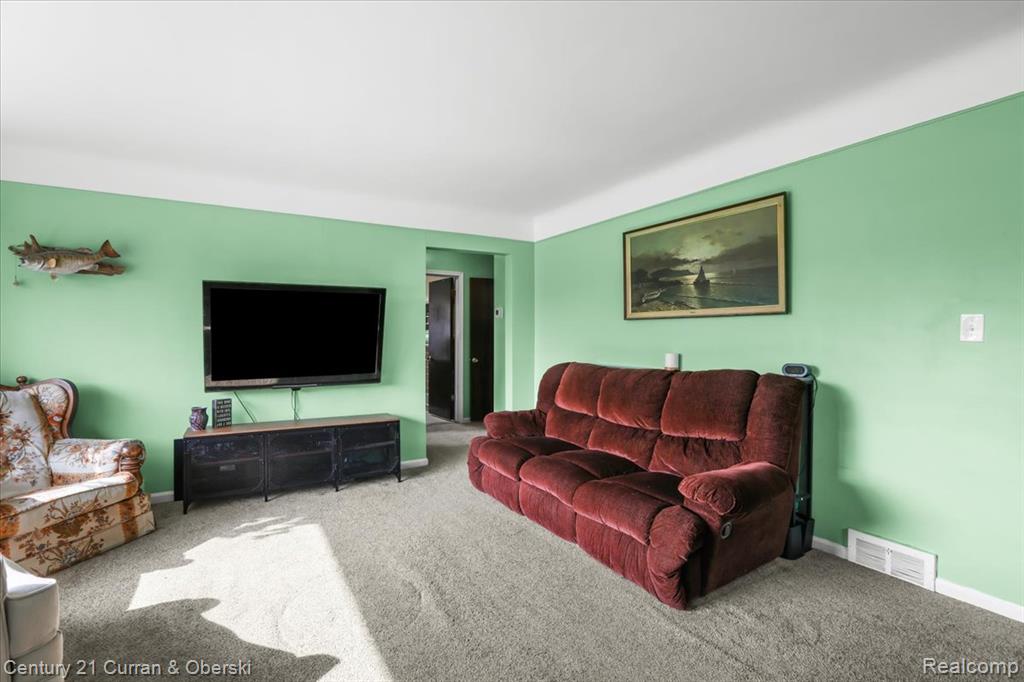 6958 Whitby Street, Garden City, MI — Photo 3