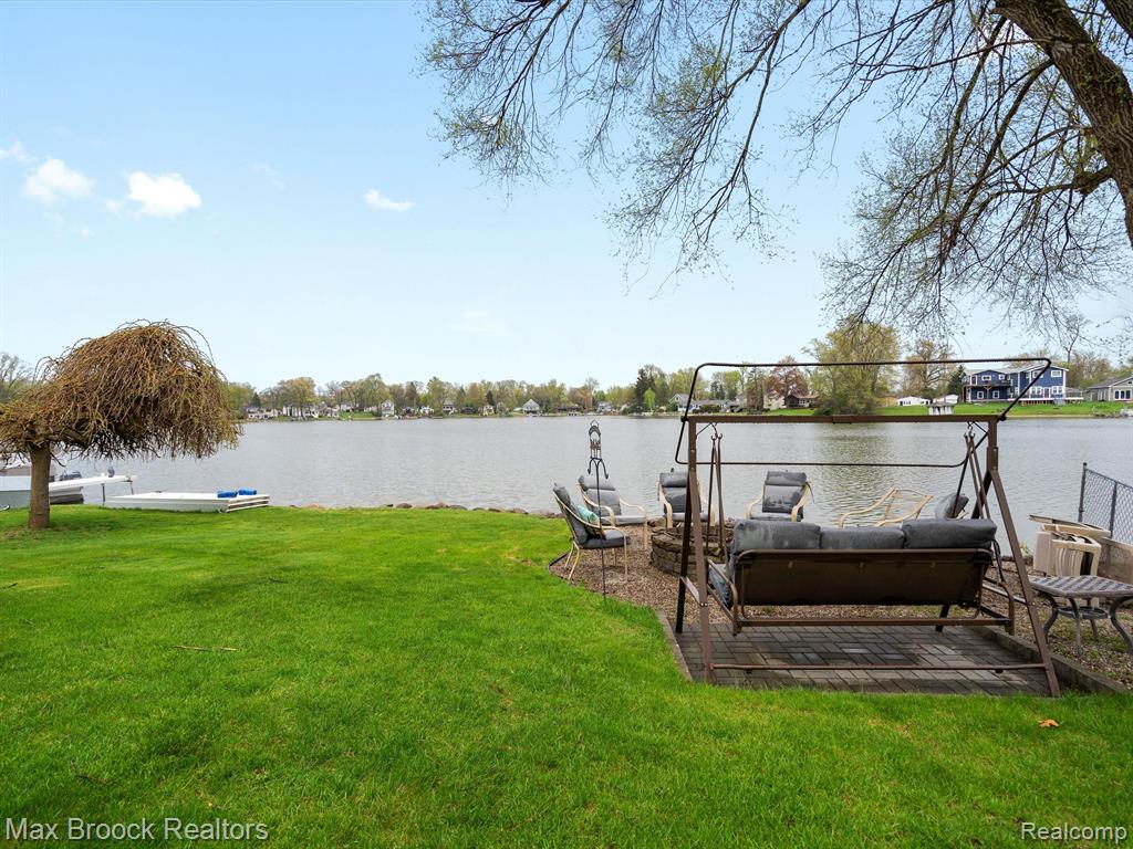 9431 MANDON Road, White Lake, MI — Photo 17