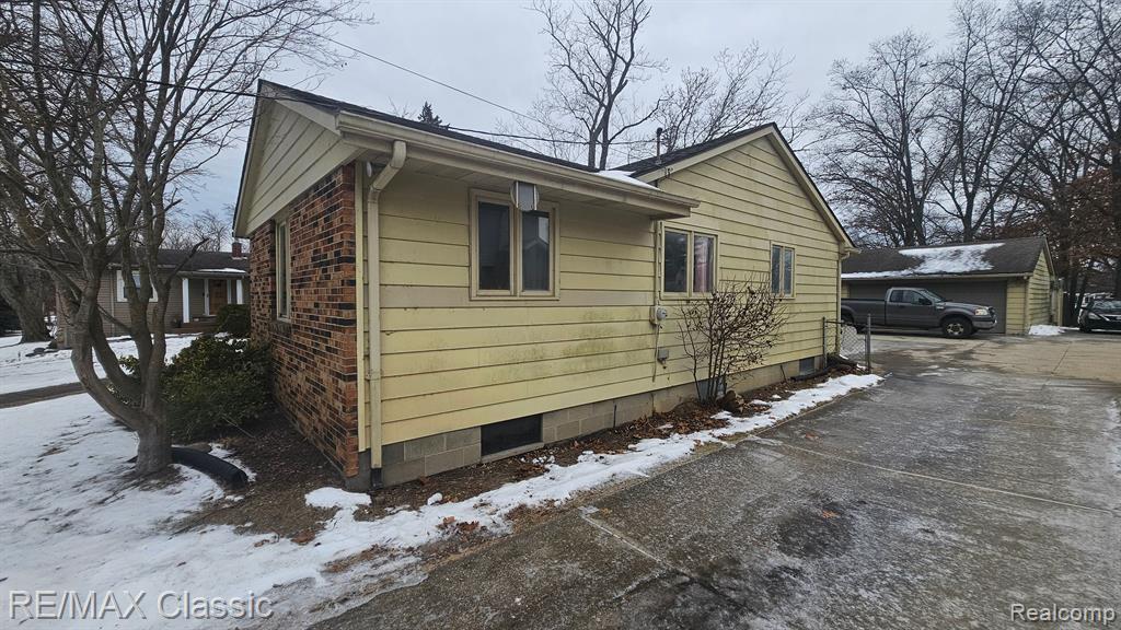 6045 CARROLL LAKE Road, Commerce Twp, MI 48382 — Photo 24