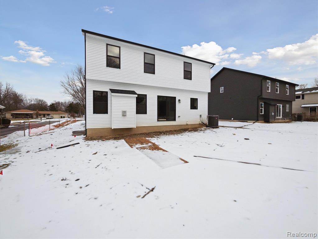 15563 MARILYN Avenue, Plymouth, MI 48170 — Photo 29