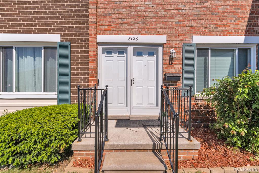 8126 Farnum Avenue, Warren, MI 48093 — Photo 3