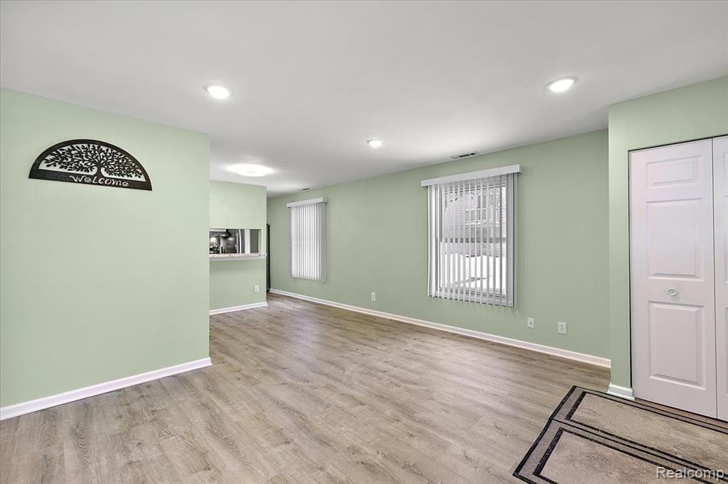 2831 Glenwood Court, Lake Orion, MI — Photo 9