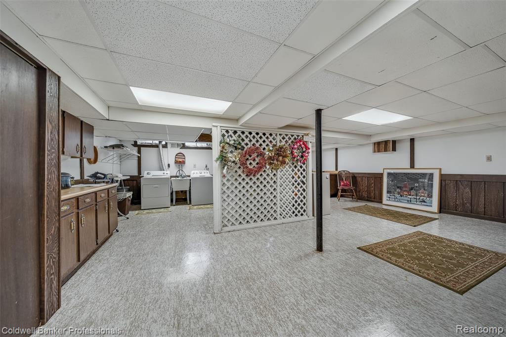 5075 Bayside Drive, Troy, MI 48098 — Photo 29